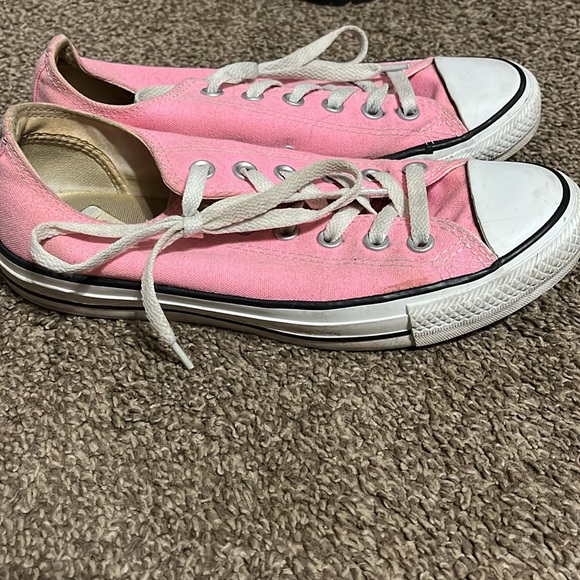 Pink Converse - Picture 4 of 5